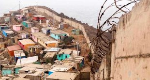 लीमा में 'शर्मिंदगी की दीवार'