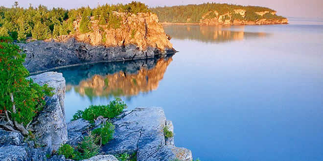 बैकाल झील: पर्यटकों के बोझ से जूझती रूस का सबसे लोकप्रिय पर्यटन स्थल